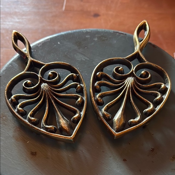 Gold Heart Shaped Cast Iron Trivet with Hooks on back - Picture 1 of 4